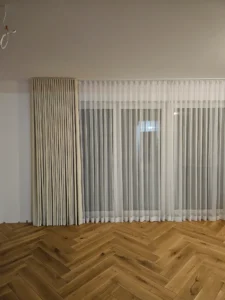 efekt montażu zasłon i karniszy okiennych (9)